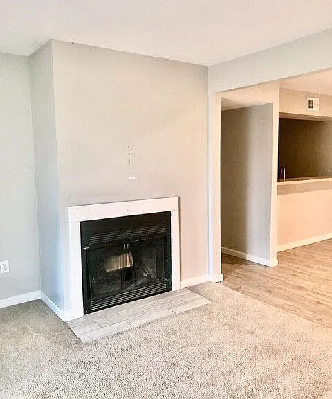Twyckenham Apartments — Photo 17
