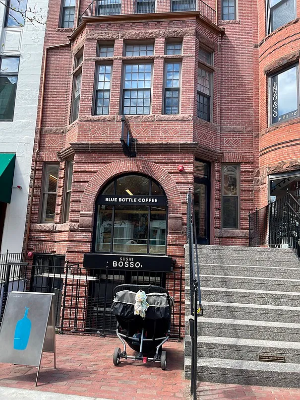 Building Photo - 165 Newbury St