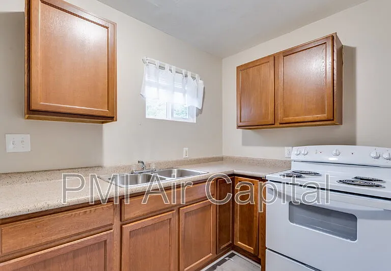 4910 E Gilbert St — Photo 4
