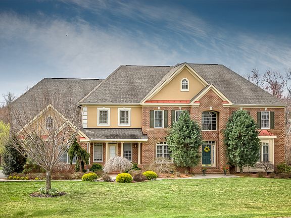 2nd image of 1305 Springvale Dr