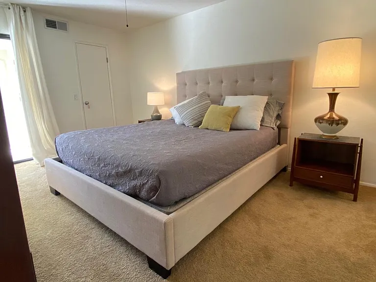 433 N Hermosa Dr — Photo 18