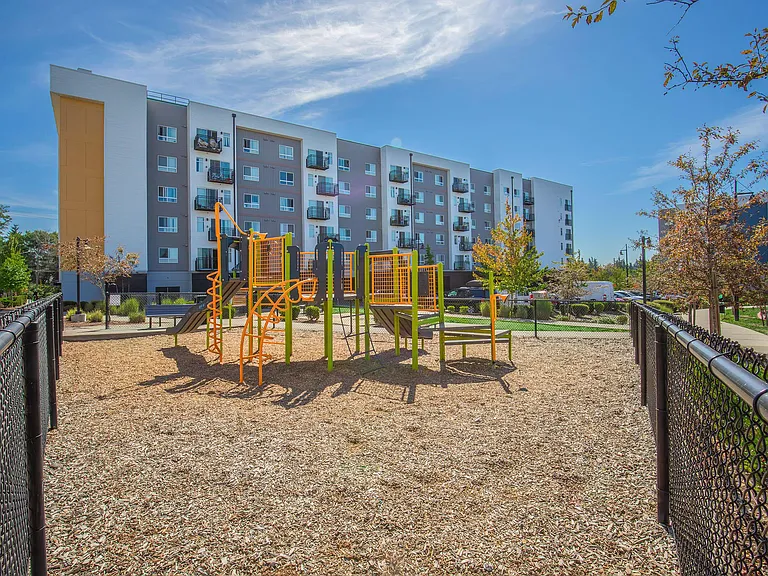 Latitude 112 — Photo 10