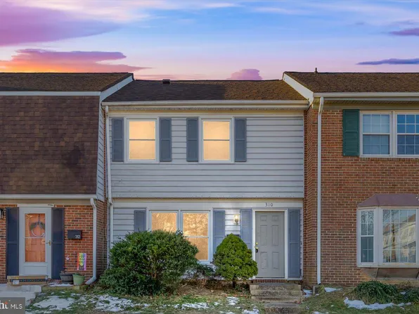 310 Garfield Ct, Fredericksburg, VA 22408