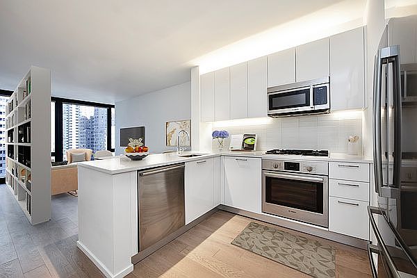 1st image of 685 1st Ave APT 21J