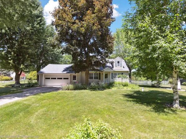 12409 E Potter Rd, Davison, MI 48423