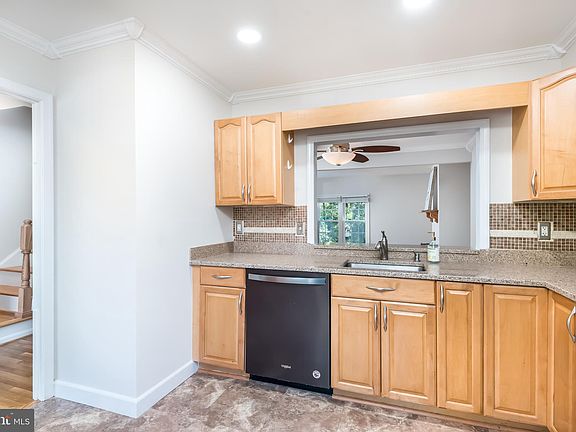 4th image of 9986 Whitewater Dr