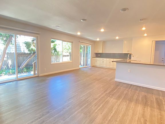 2nd image of 642 Hopkins Ave APT 1