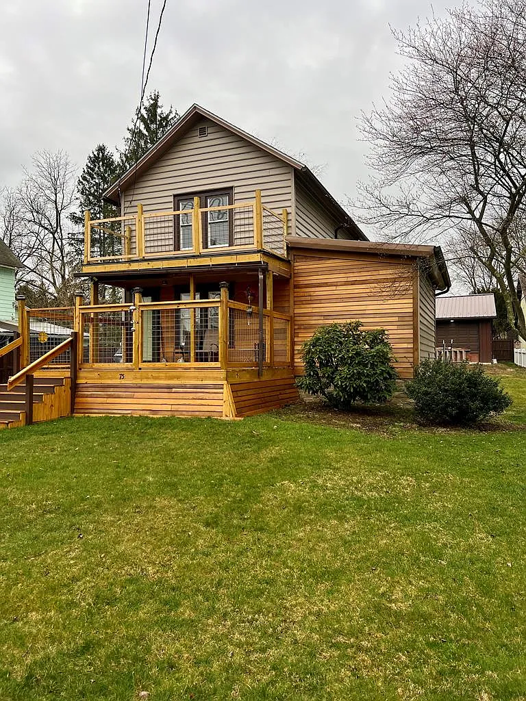 75 Pine St photo 1