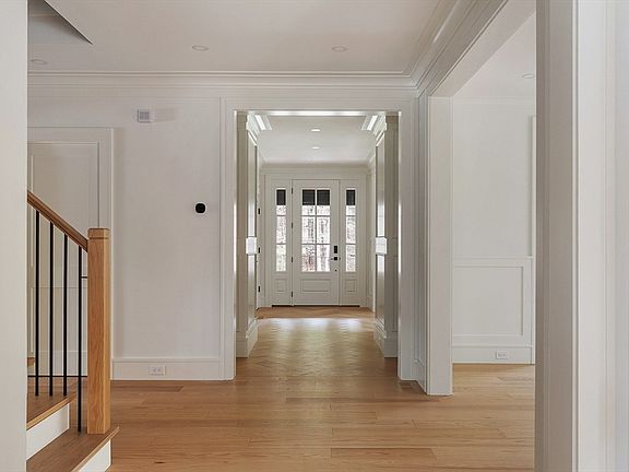 2nd image of 71 Walpole St