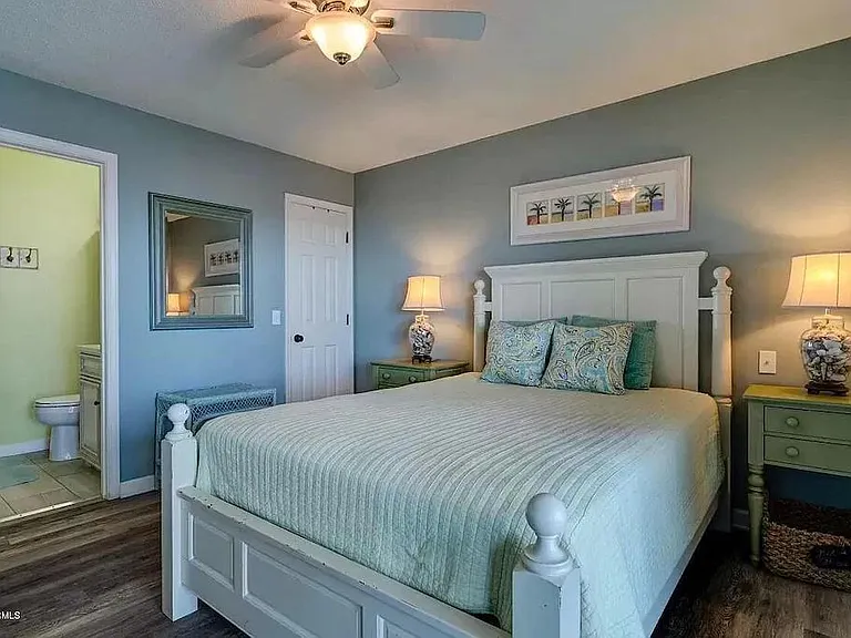 504 Carolina Beach Ave S #2K — Photo 1