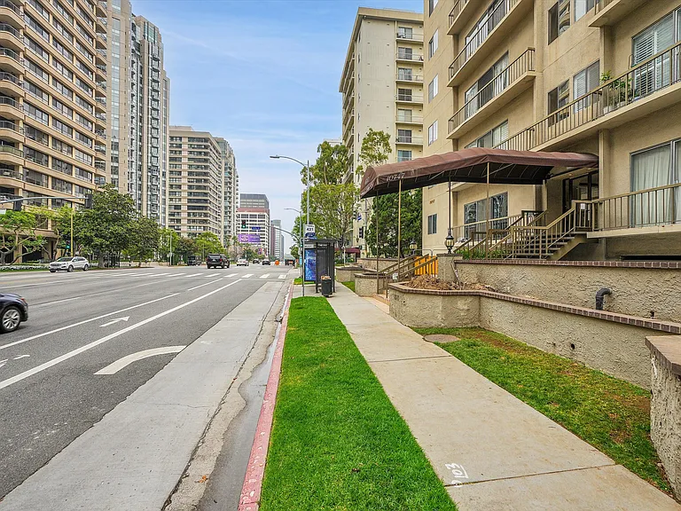 10747 Wilshire Blvd #1407 — Photo 36