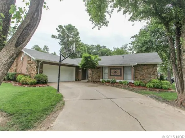 1409 S Walnut Ave, Broken Arrow, OK 74012