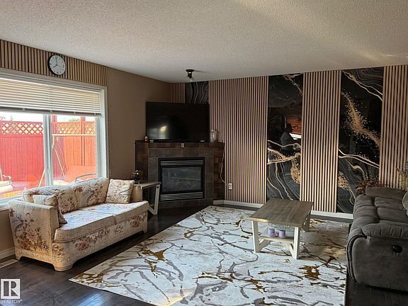 3rd image of 1216 37c Ave NW