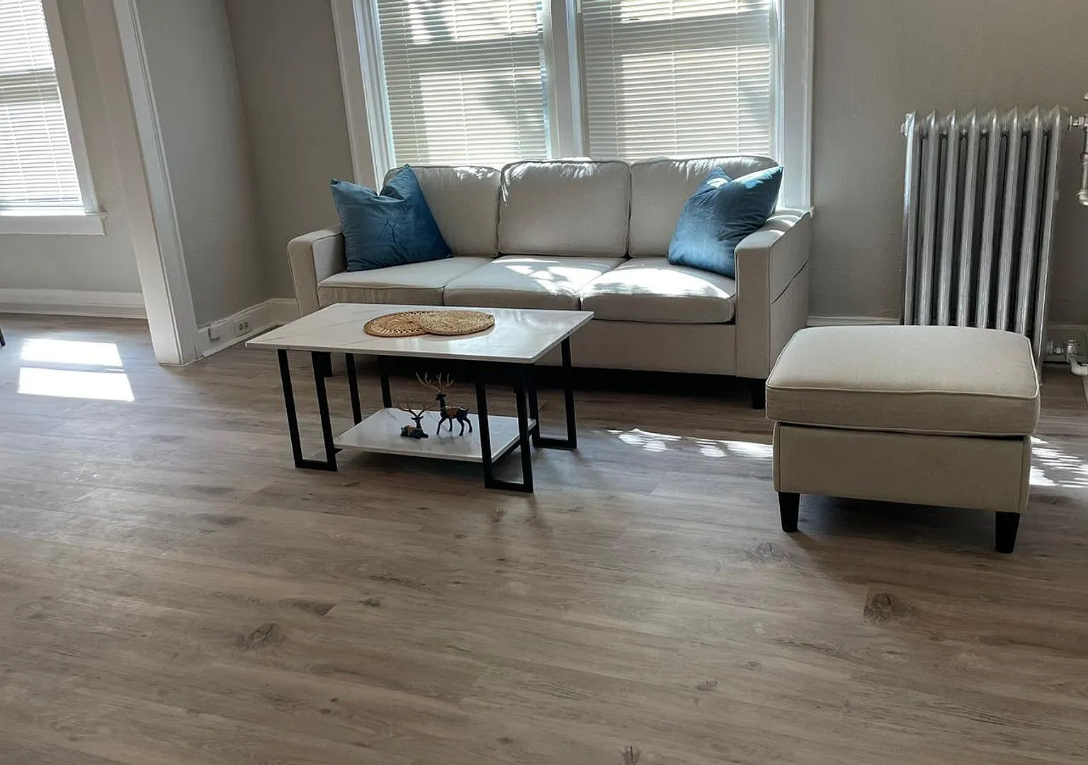 Welcome to 11118 Clifton Ave, Cleveland's premier apartment community. — Photo 2