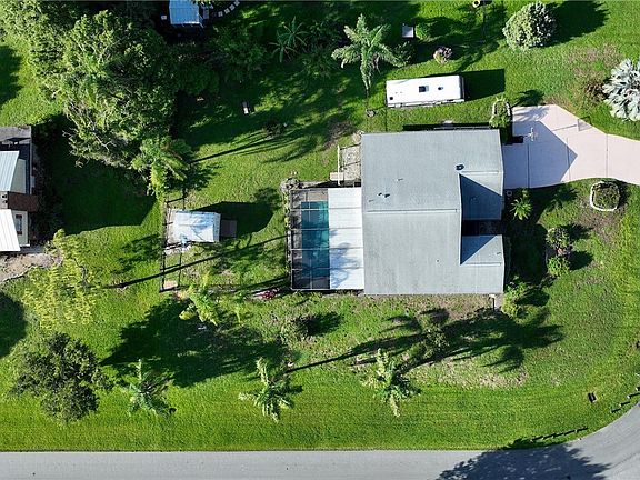4th image of 7700 Deni Dr
