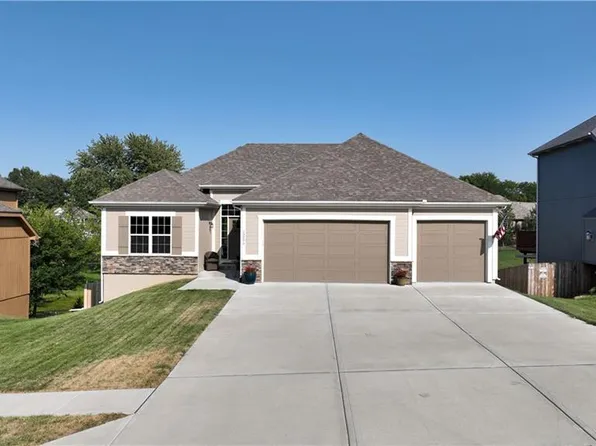 15703 N Wabash St, Smithville, MO 64089