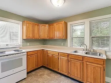 3 bed, 1.5 bath, 1660 sqft, $1,800 — Photo 4