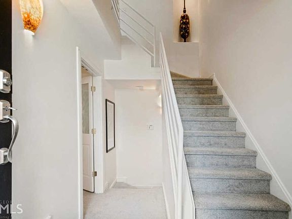 5th image of 963 Piedmont Ave #B