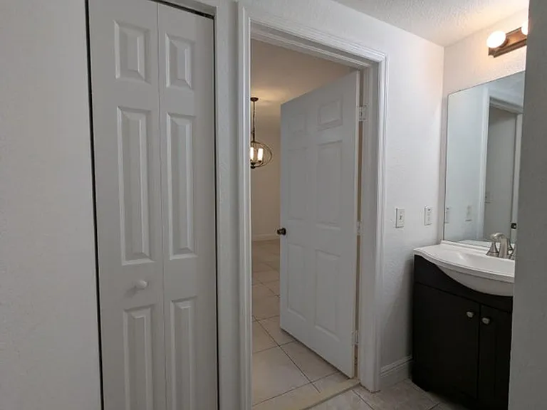 10781 NW 81st Ln — Photo 22