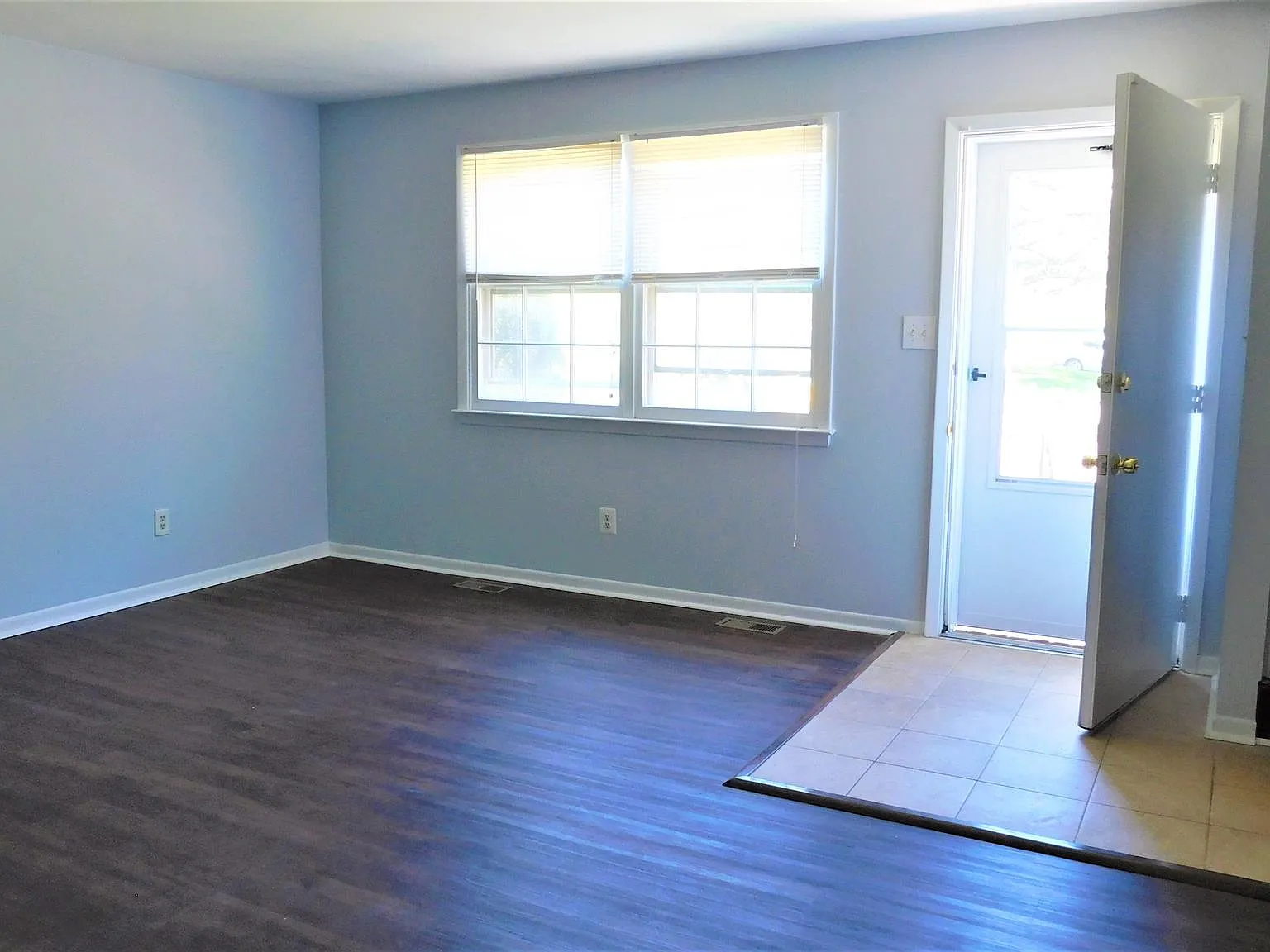 3 bed, 2.5 bath, 2000 sqft, $2,200 — Photo 3