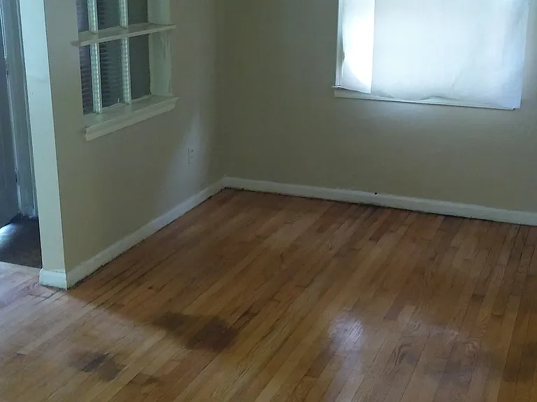 22504 Ray St — Photo 4