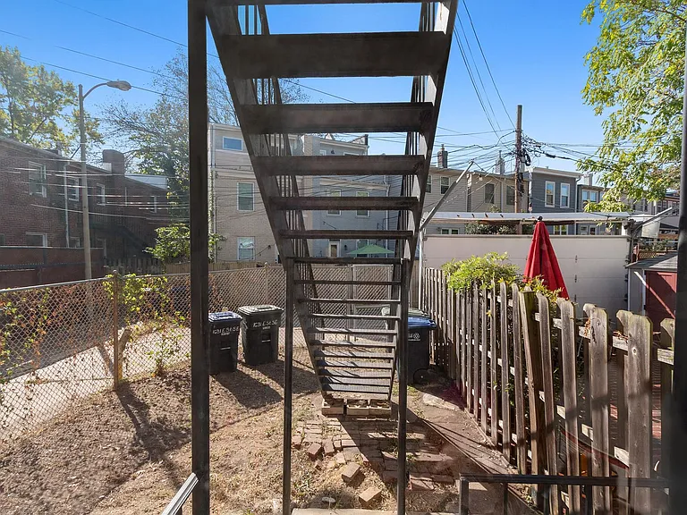 1631 E St SE #1 — Photo 28