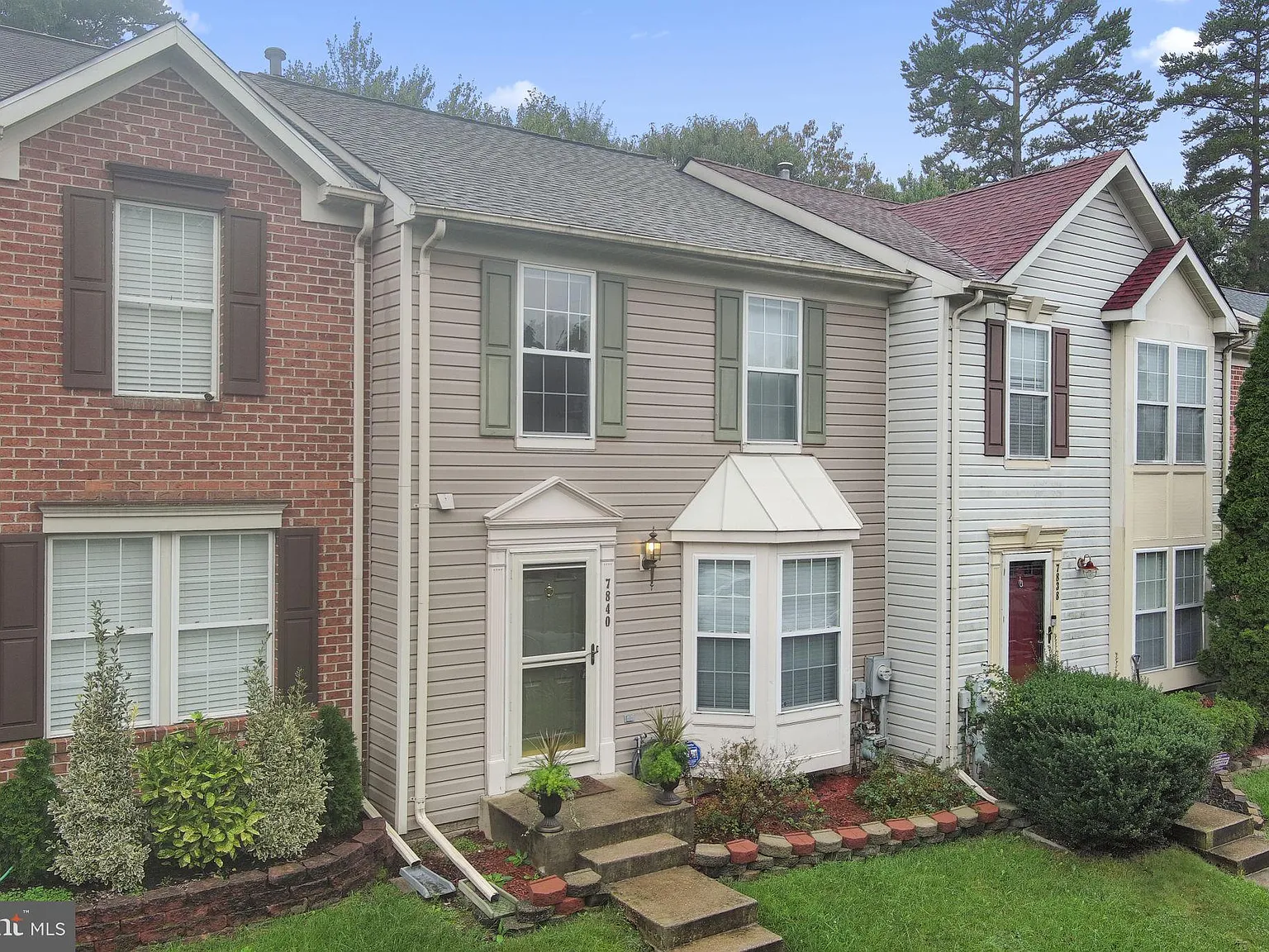 4 bed, 3.5 bath, 1732 sqft, $3,000 — Photo 1