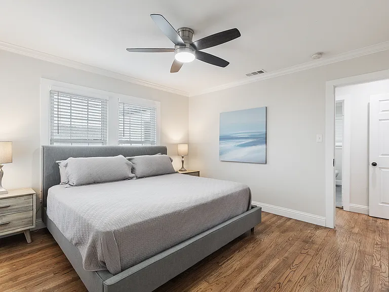 4535 Calmont Ave — Photo 10