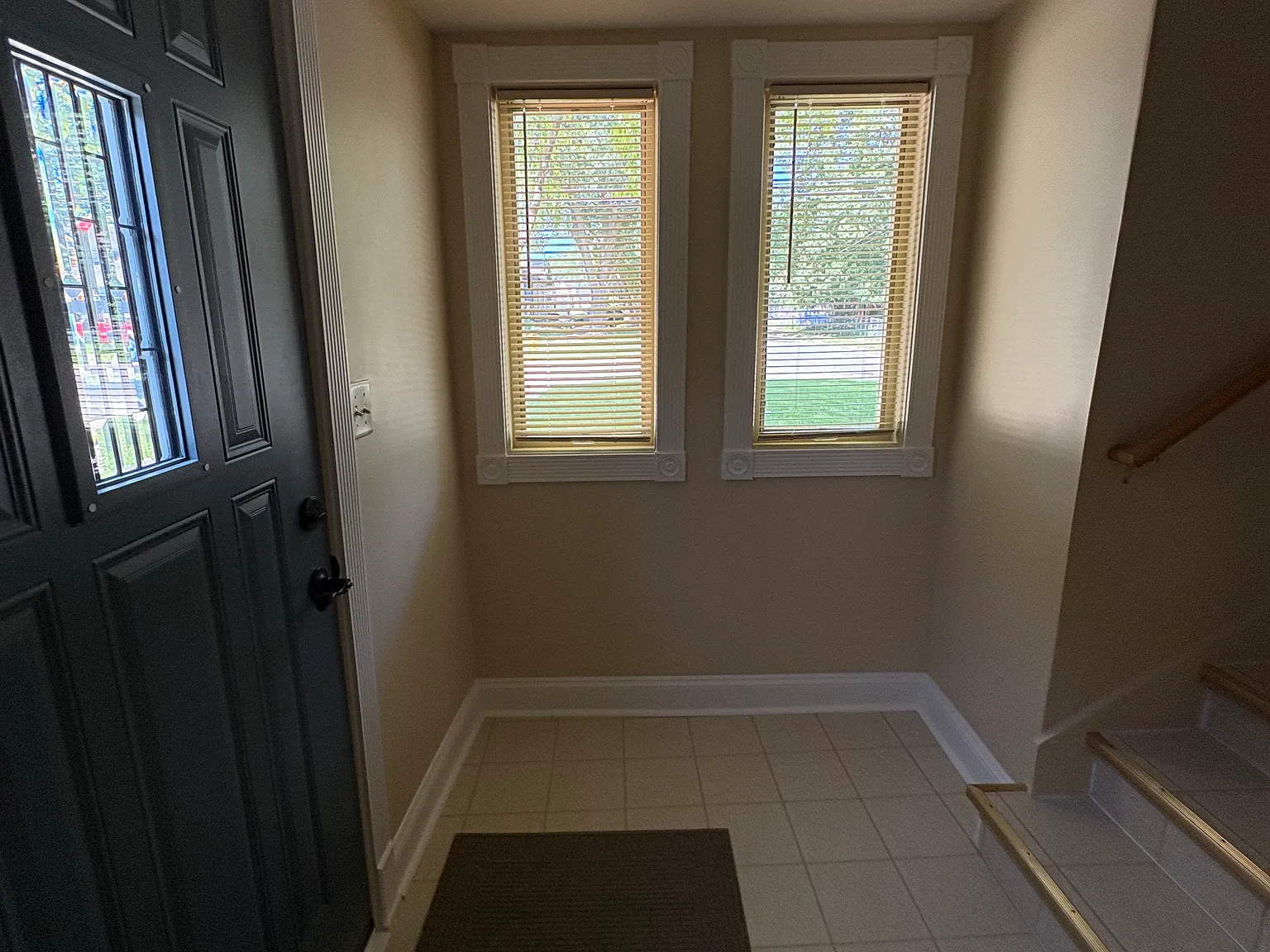 2 bed, 1000 sqft, $1,050 — Photo 2
