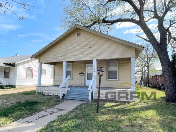 1216 N Monroe St, Hutchinson, KS 67501
