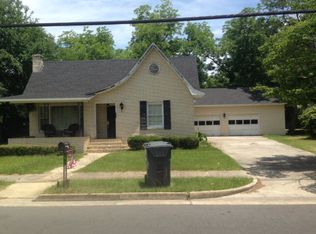 104 Latimer St, Hazlehurst, GA 31539