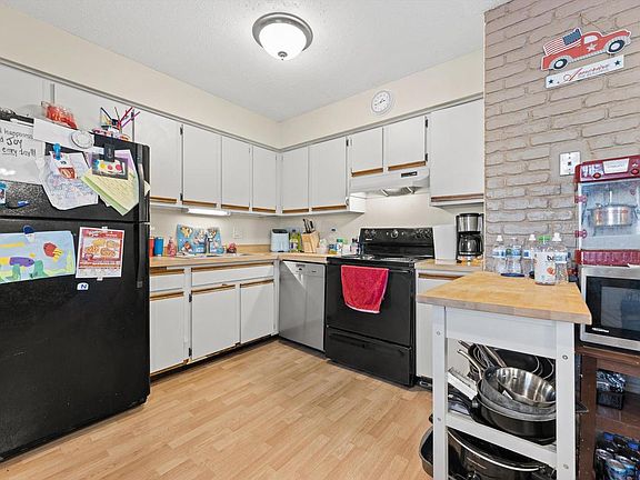 3rd image of 809 Ridgeway DRIVE