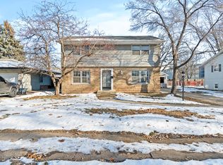 414 Bellarmine Dr E, Joliet, IL 60436