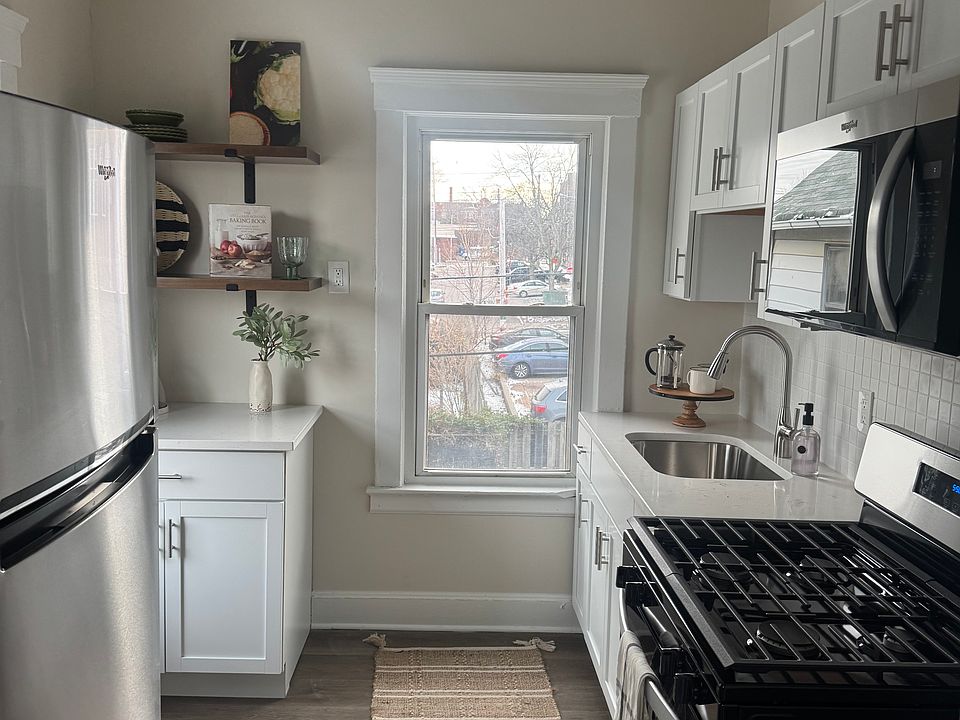 1st image of 1359 W 69th St #2