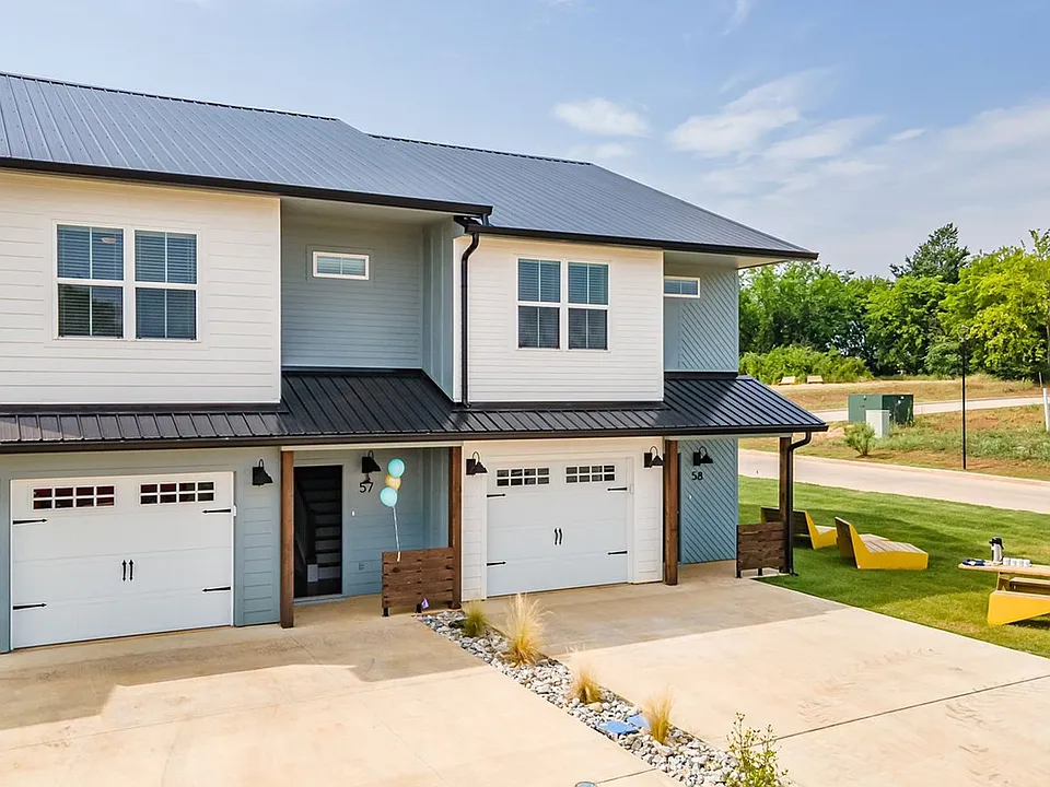 Residence Papillon - Luxury Townhome Community in Bullard, TX