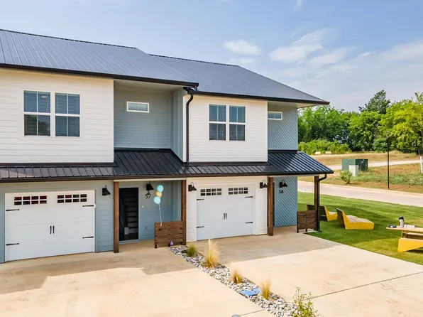 Residence Papillon - Luxury Townhome Community in Bullard, TX