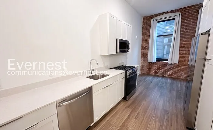 1329 4th Ave S #306 — Photo 3
