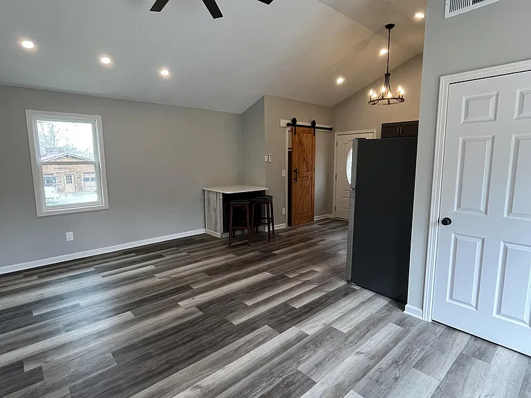 8010 Sunset Heights Dr #B — Photo 27