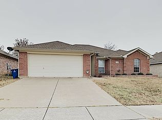 1118 Greenview Ln, Kennedale, TX 76060