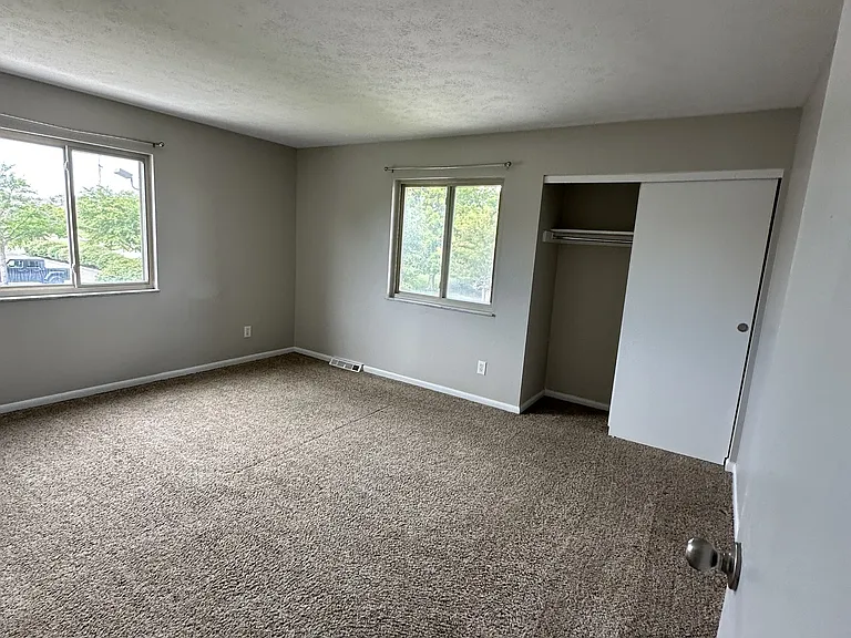 4893 Nugent Dr — Photo 7