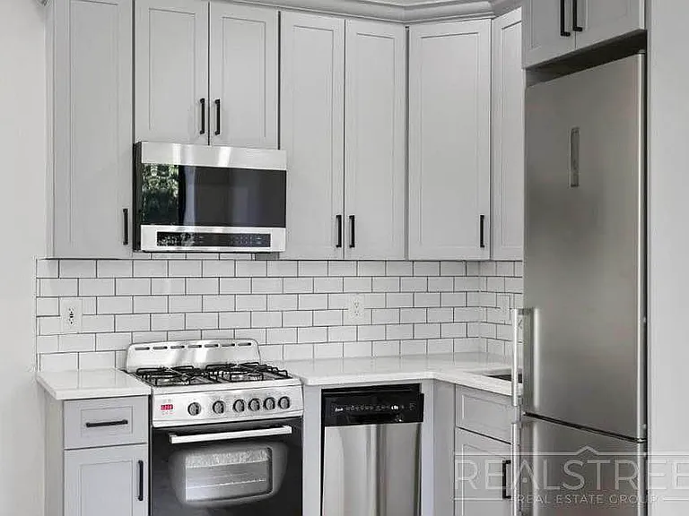 259 N 7th St #3F — Photo 4