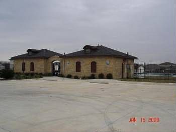 5th image of 3939 Misflower Dr