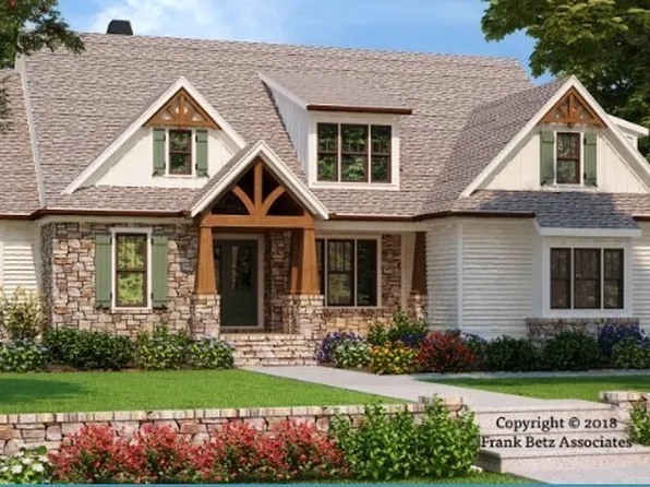 195 Farr Lake Dr, Tyrone, GA 30290