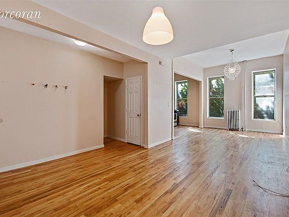 4th image of 532 Willoughby Ave