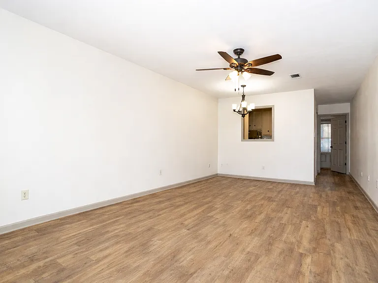 57945 Joffrion St #7 — Photo 5
