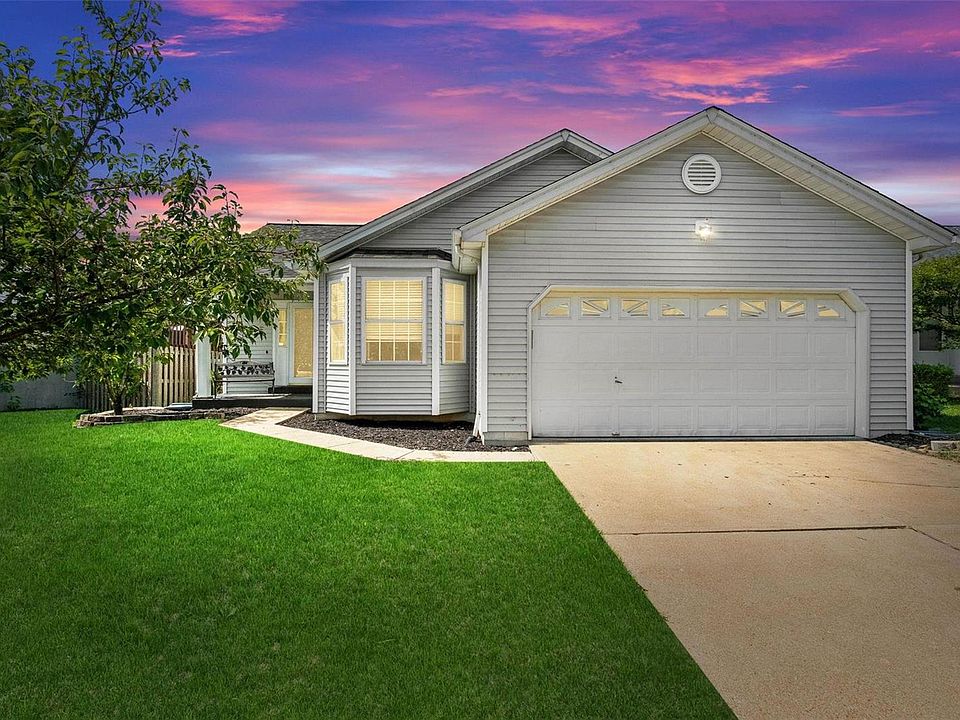 2nd image of 207 Highland Village Dr