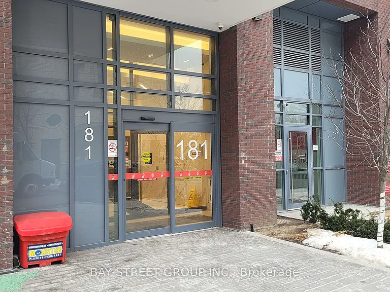 181 Huron St #204 — Photo 2