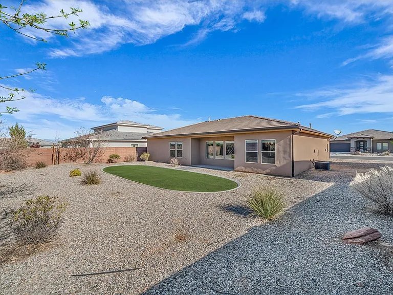 3714 E Archturus Dr — Photo 4