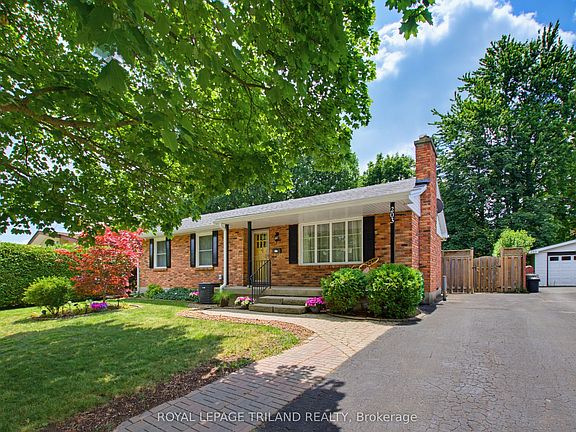 2nd image of 203 Tavistock Rd