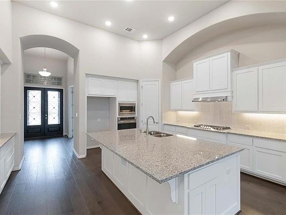 2nd image of 124 Regents Ln